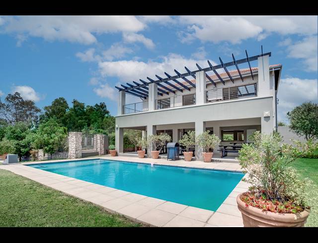 1 BEDROOM APARTMENT FOR SALE IN LONEHILL